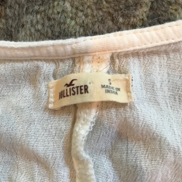 Cream blouse from Hollister. - Picture 2 of 3